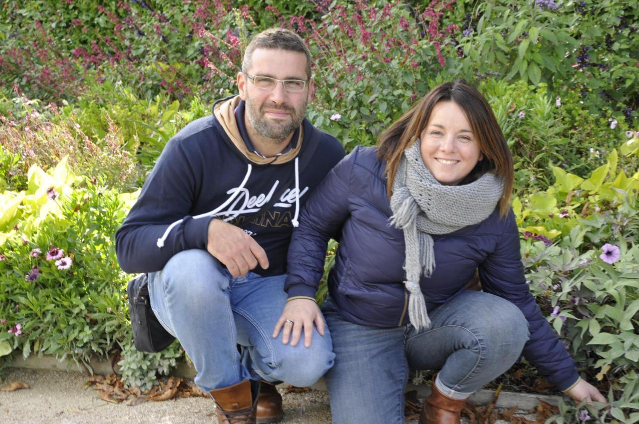 בית הארחה Saint-Ouen-sous-Bailly 	La Maison Du Bonheur Roulotte מראה חיצוני תמונה